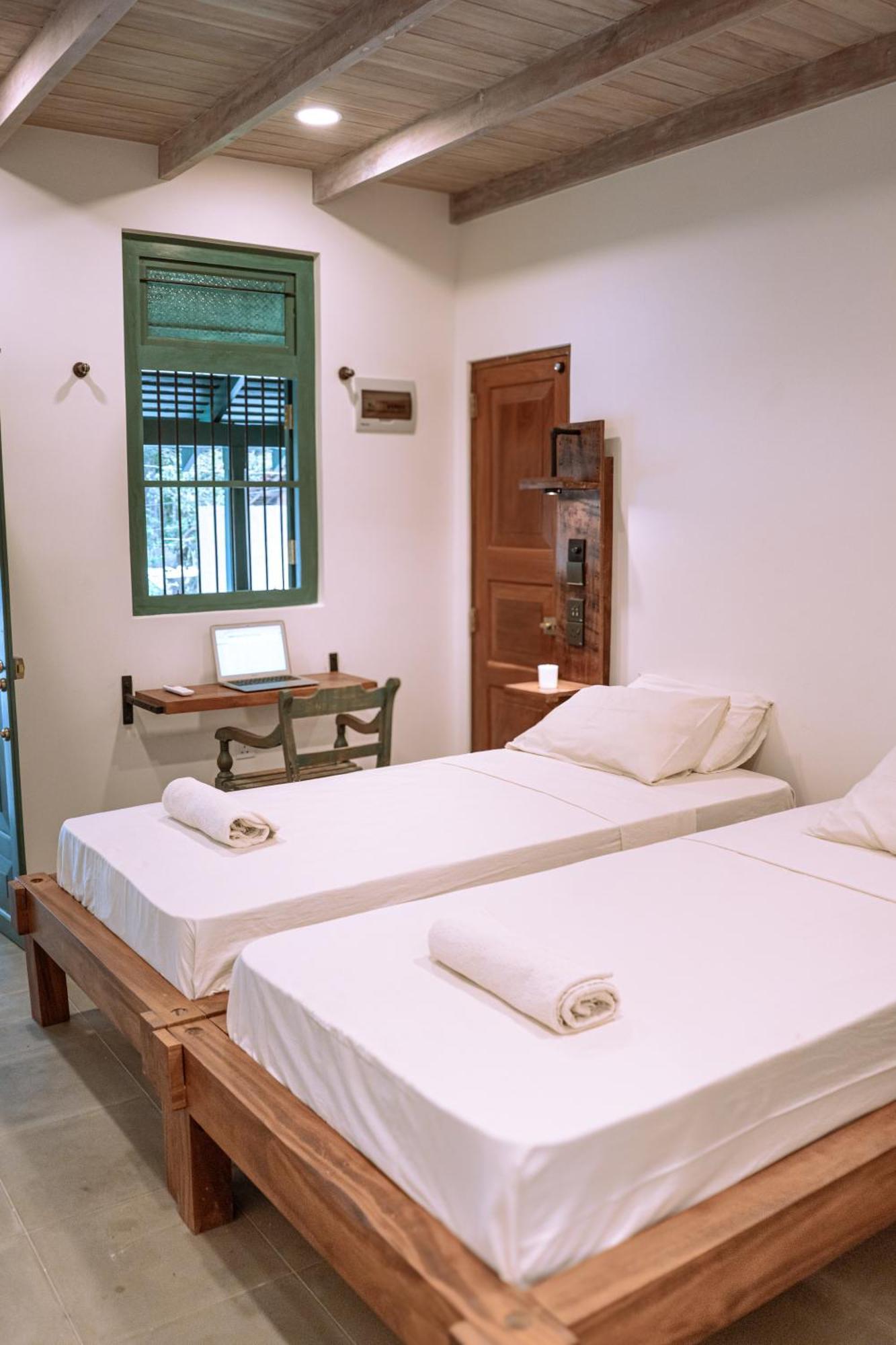 Locos Hiriketiya Hostel Dikwella Kültér fotó
