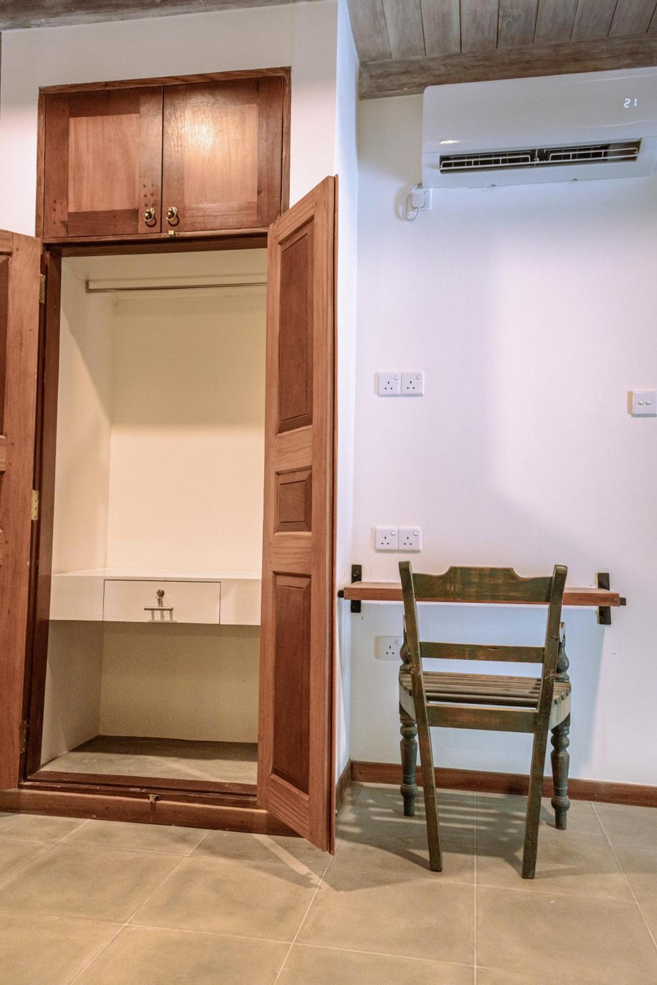 Locos Hiriketiya Hostel Dikwella Kültér fotó