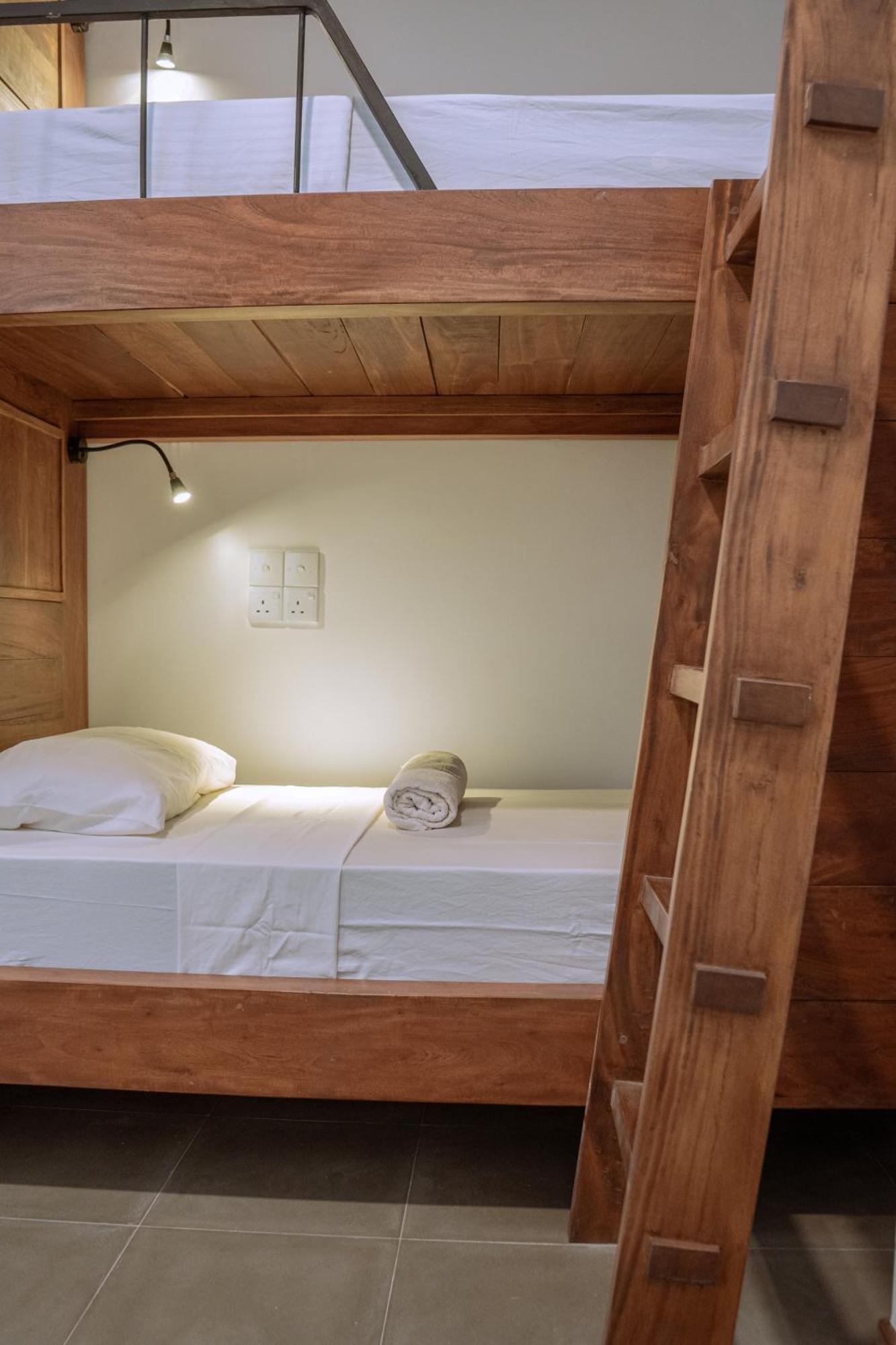 Locos Hiriketiya Hostel Dikwella Kültér fotó